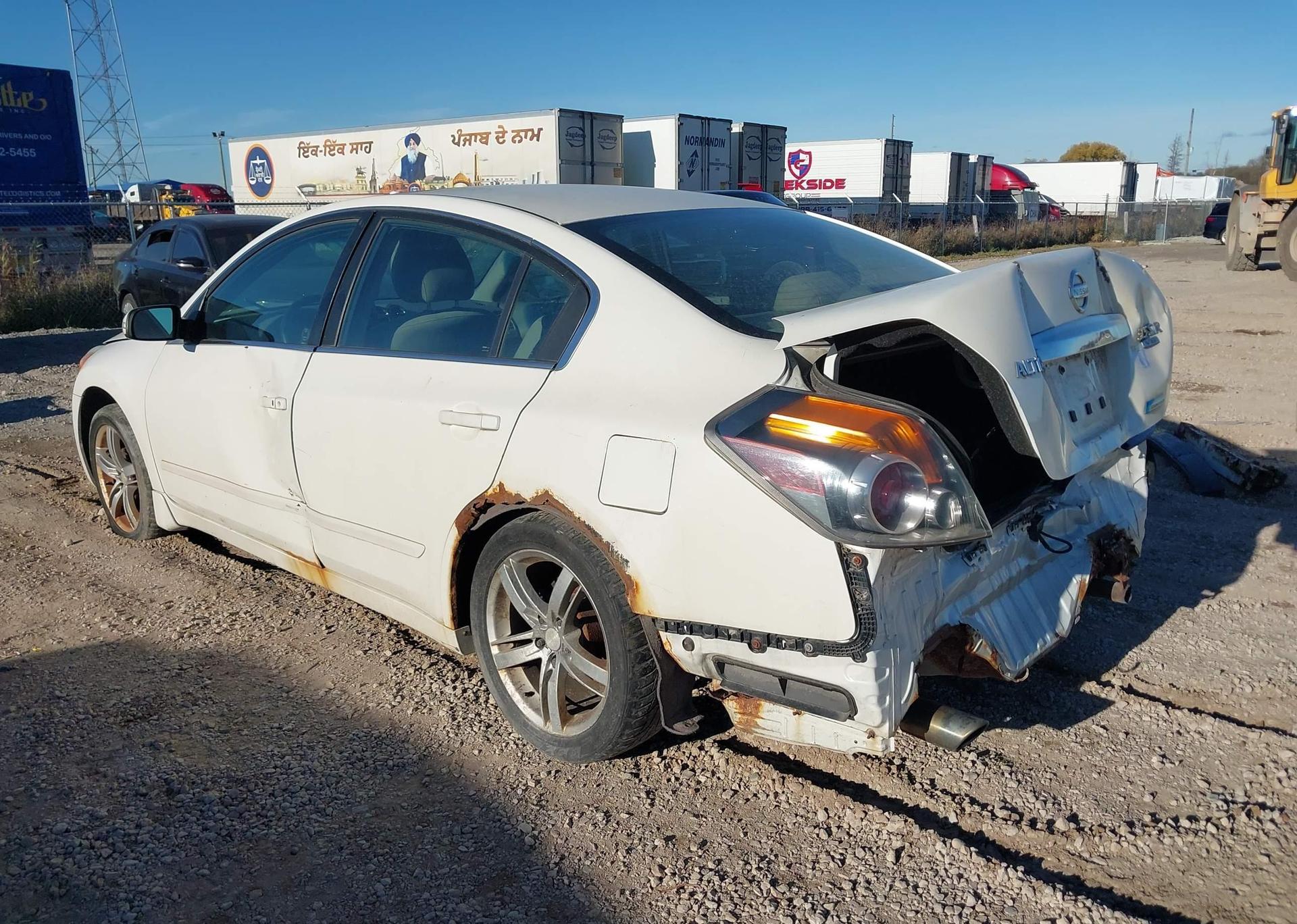 2010 NISSAN ALTIMA SR