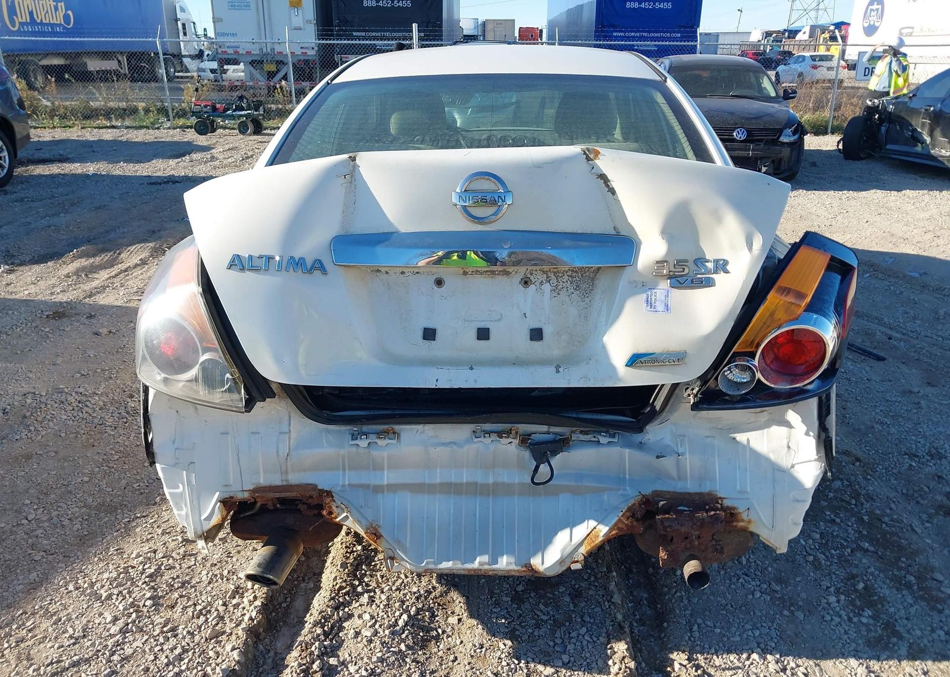 2010 NISSAN ALTIMA SR