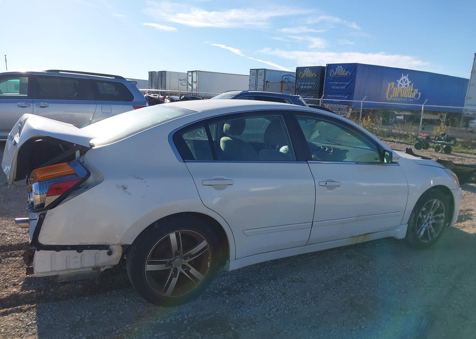 2010 NISSAN ALTIMA SR