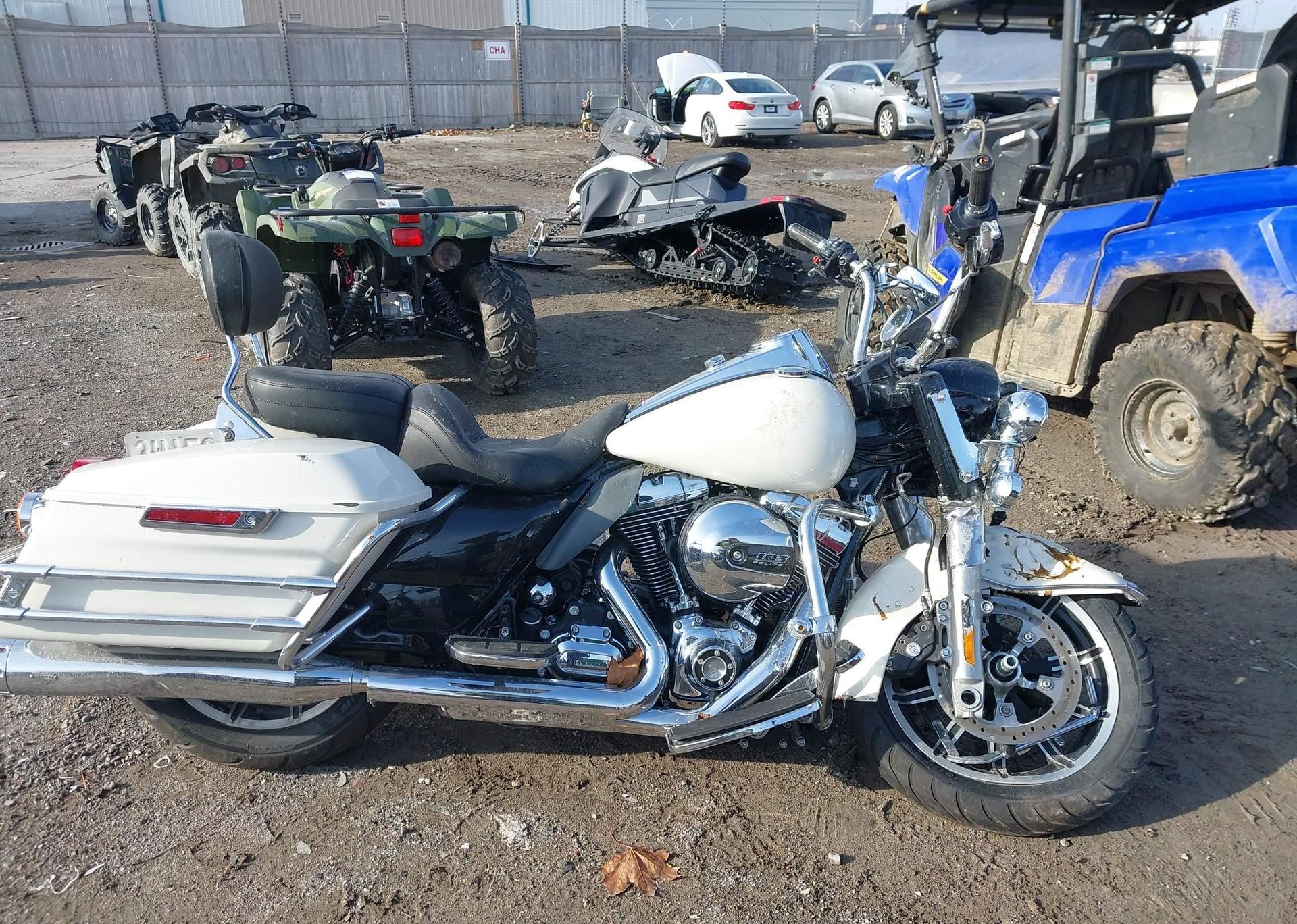 2014 HARLEY-DAVIDSON FLHP POLICE ROAD KING