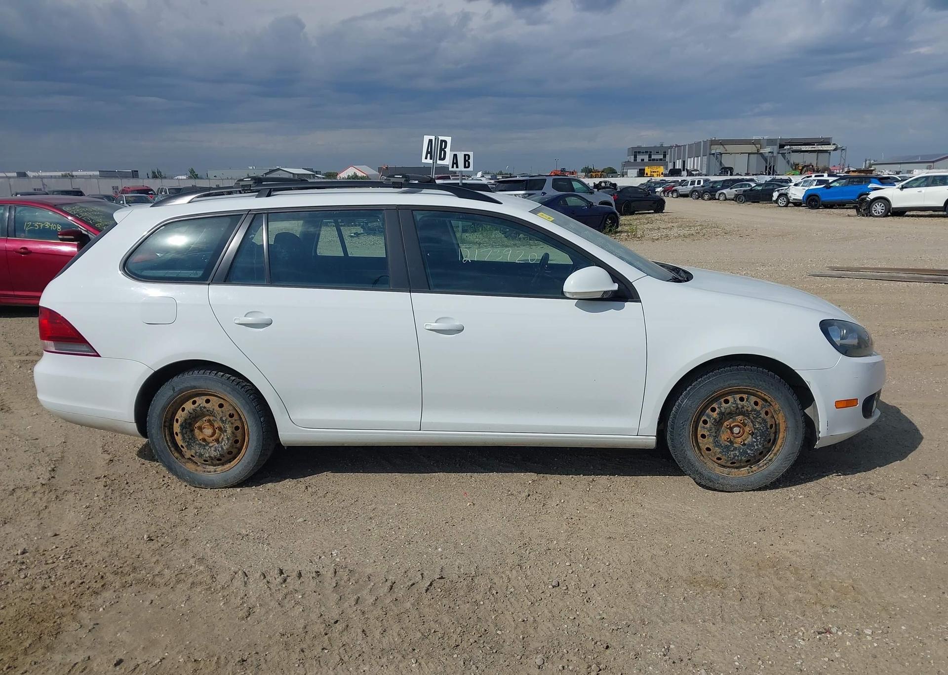 2014 VOLKSWAGEN GOLF WAGON