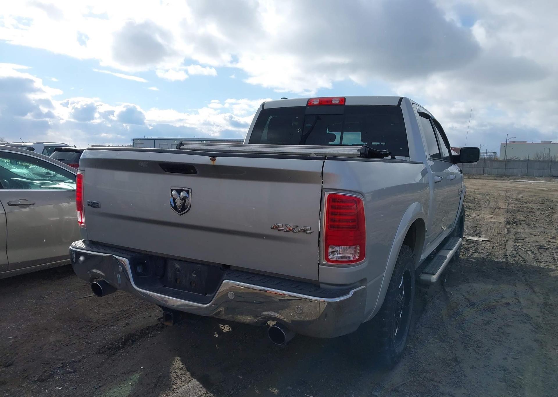 2016 RAM 1500 LARAMIE