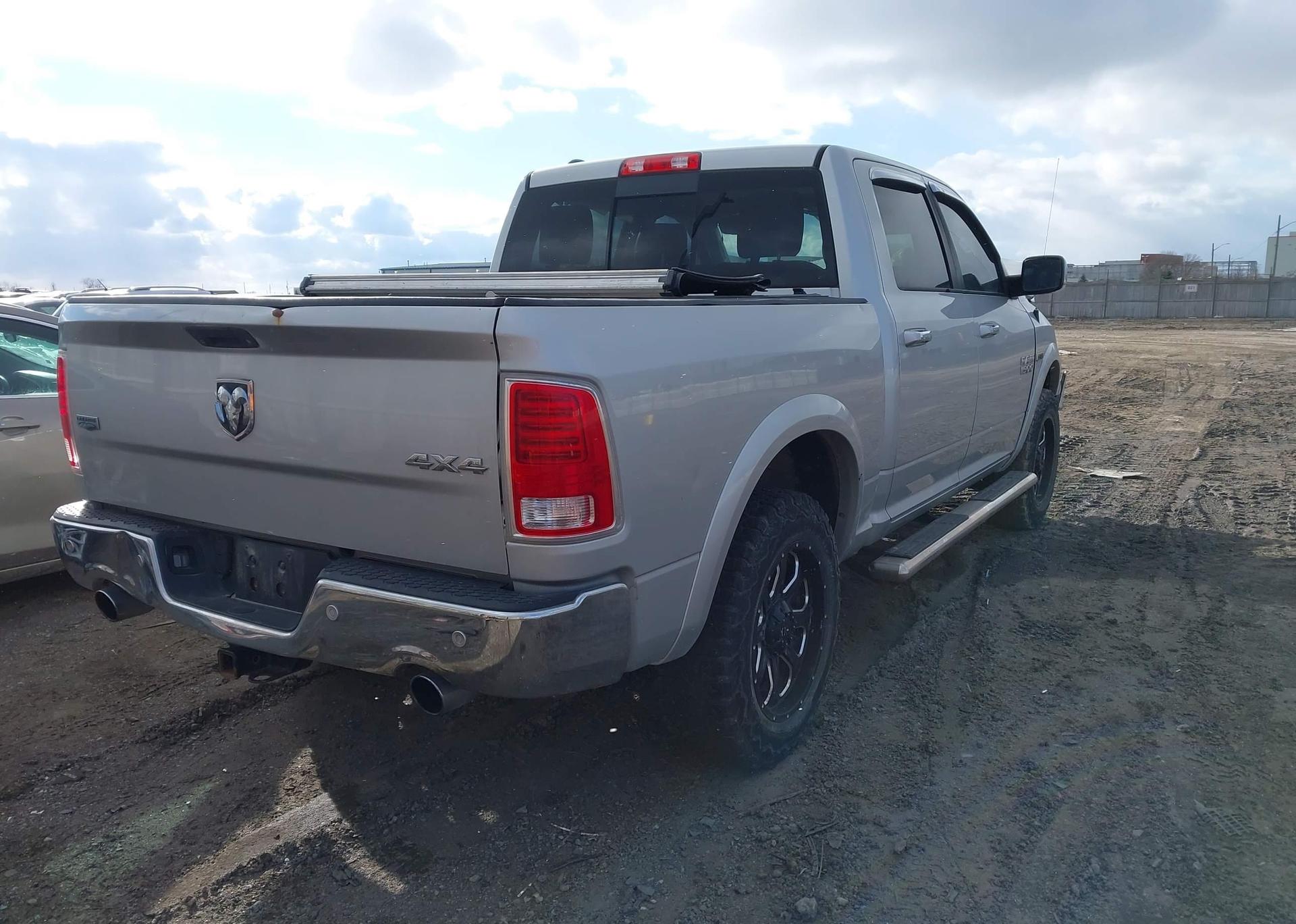 2016 RAM 1500 LARAMIE