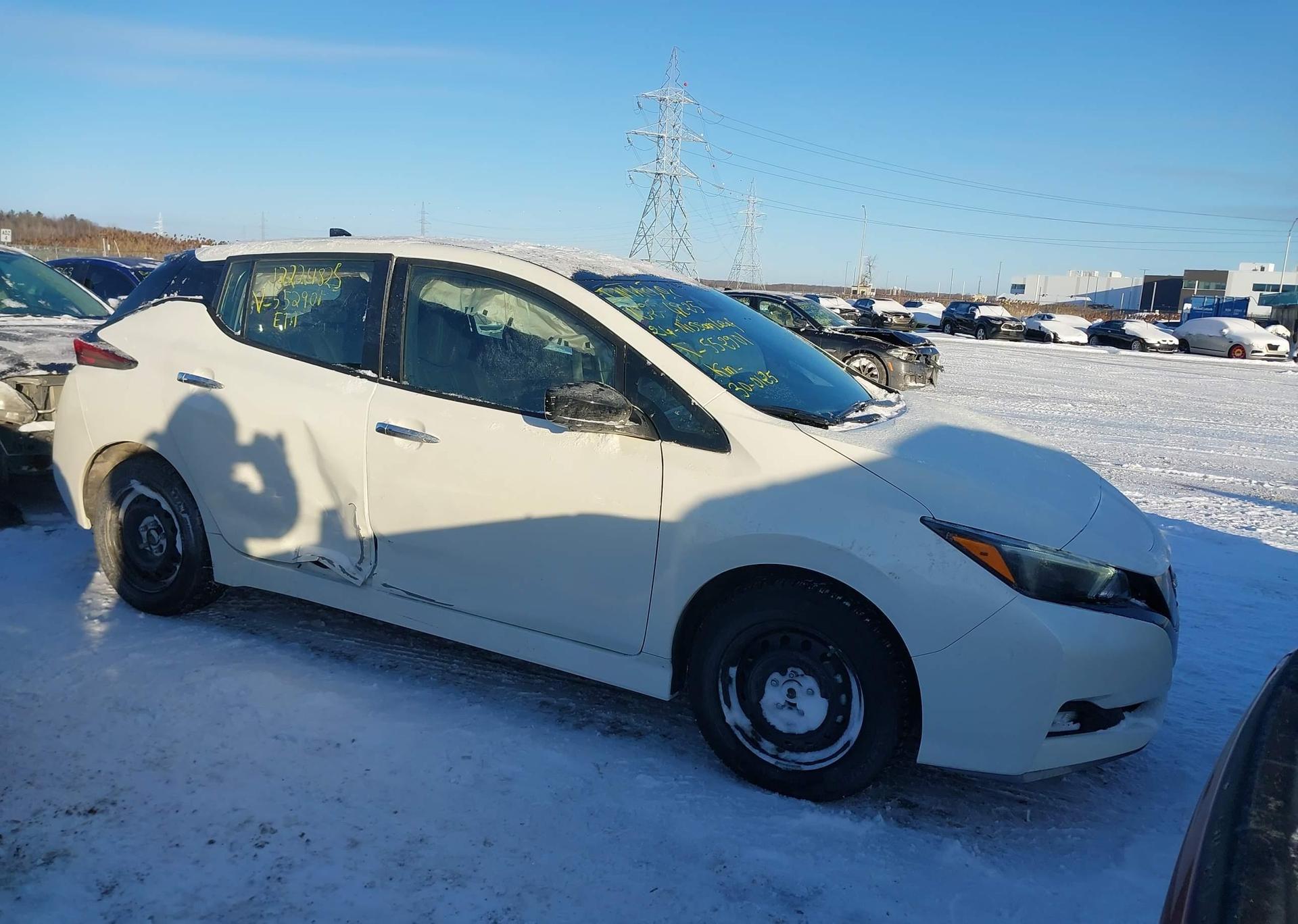 2024 NISSAN LEAF