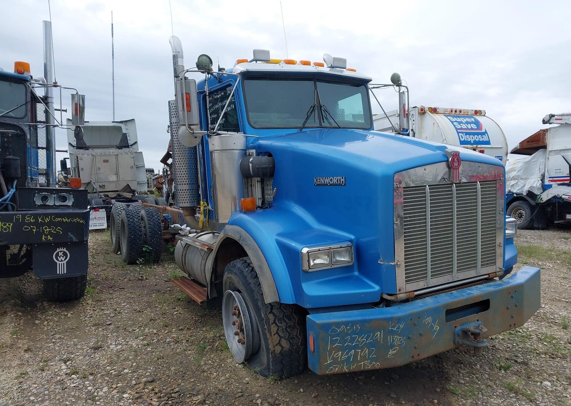 2003 KENWORTH CONSTRUCTION T800