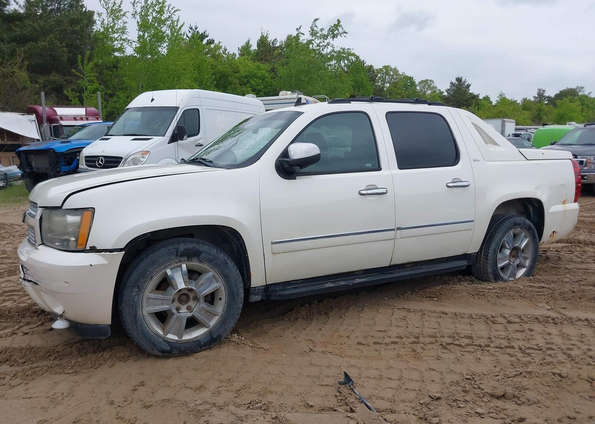 2011 CHEVROLET AVALANCHE