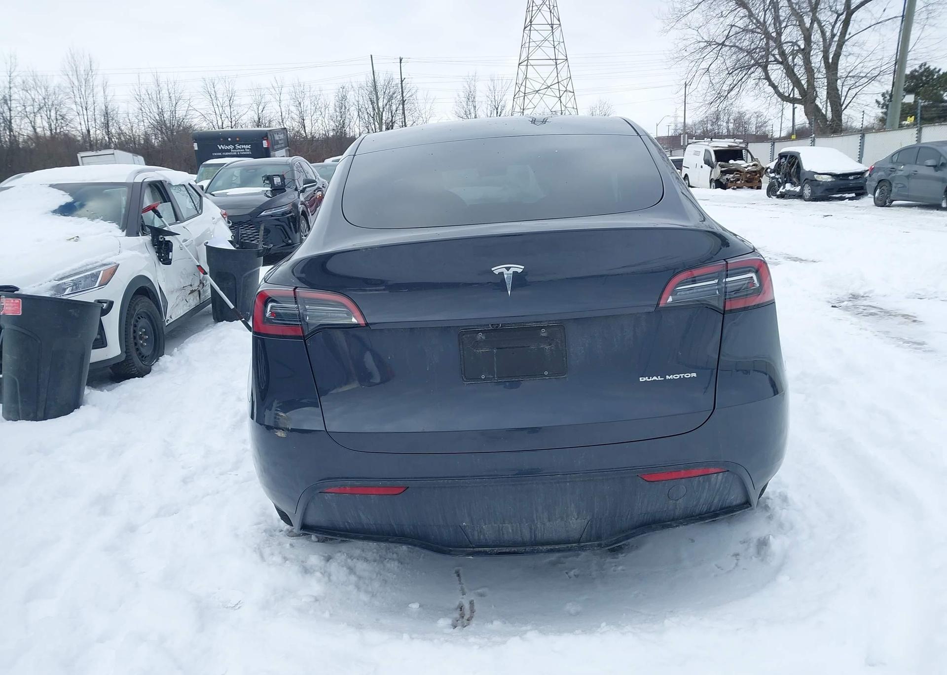 2024 TESLA MODEL Y