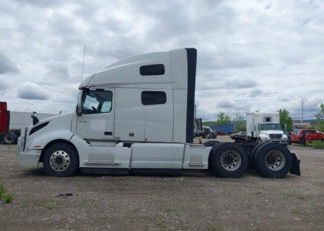 2023 VOLVO VNL
