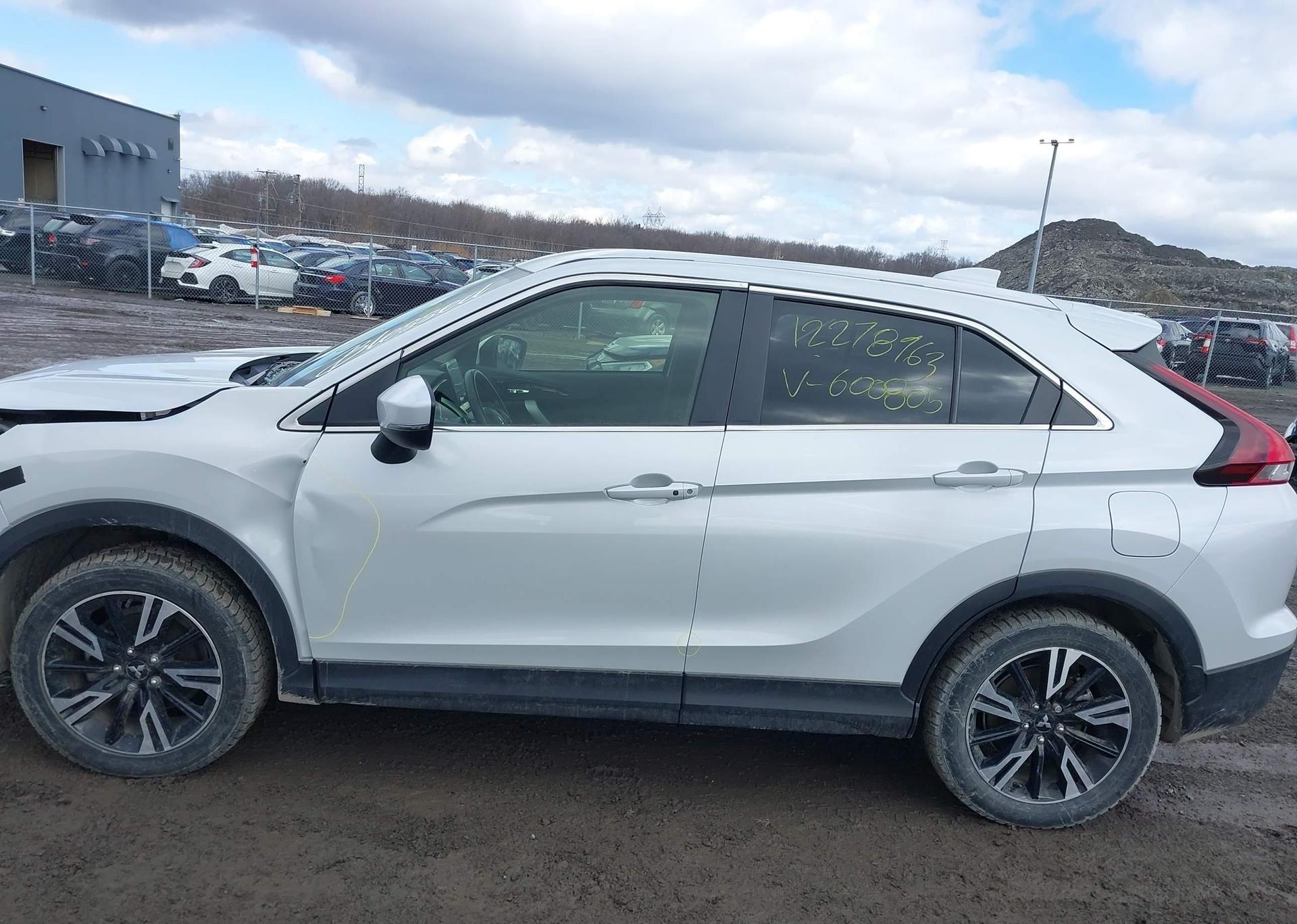 2023 MITSUBISHI ECLIPSE CROSS CARBON EDITION