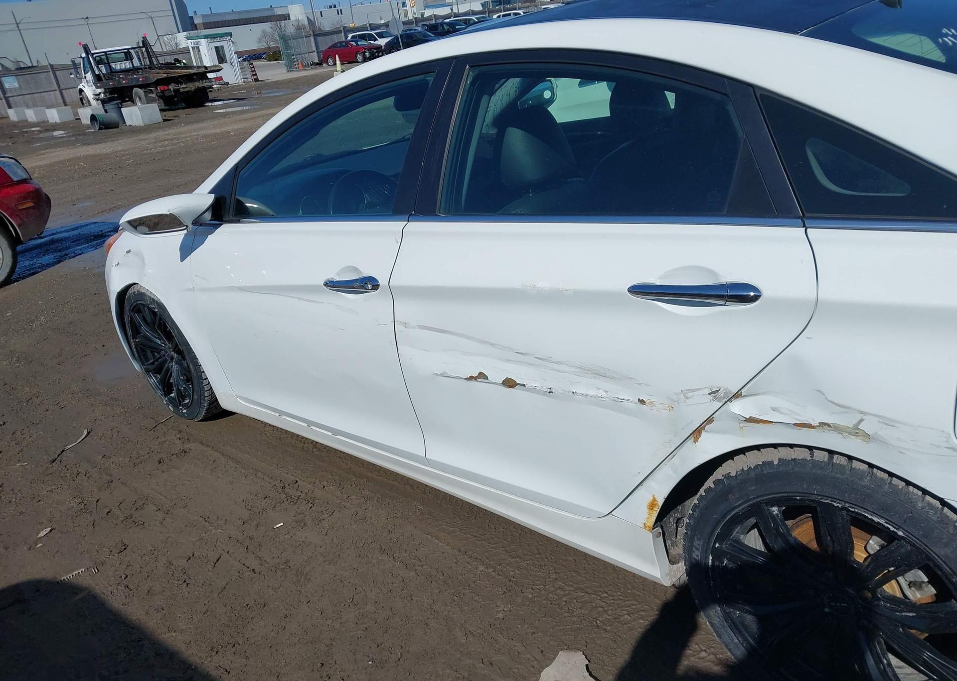 2011 HYUNDAI SONATA SE