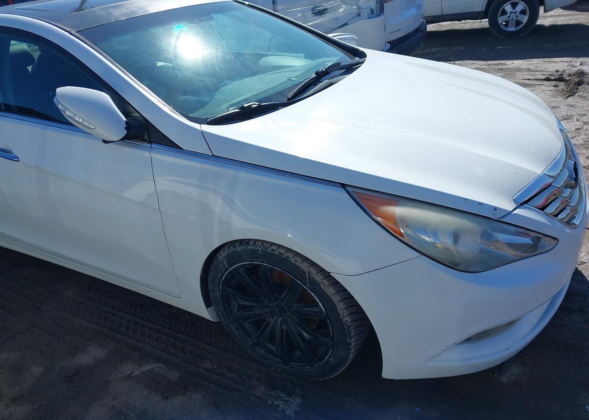 2011 HYUNDAI SONATA SE