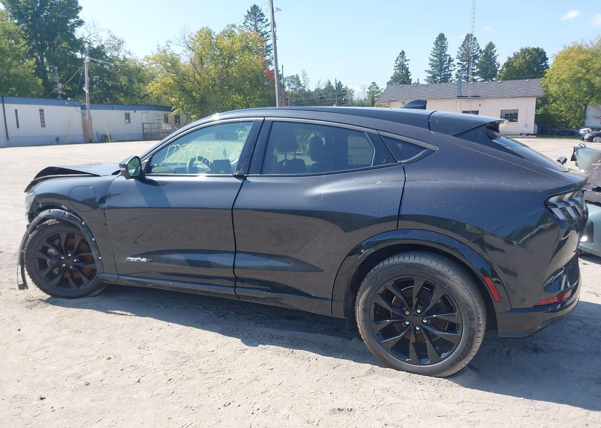 2022 FORD MUSTANG MACH-E PREMIUM