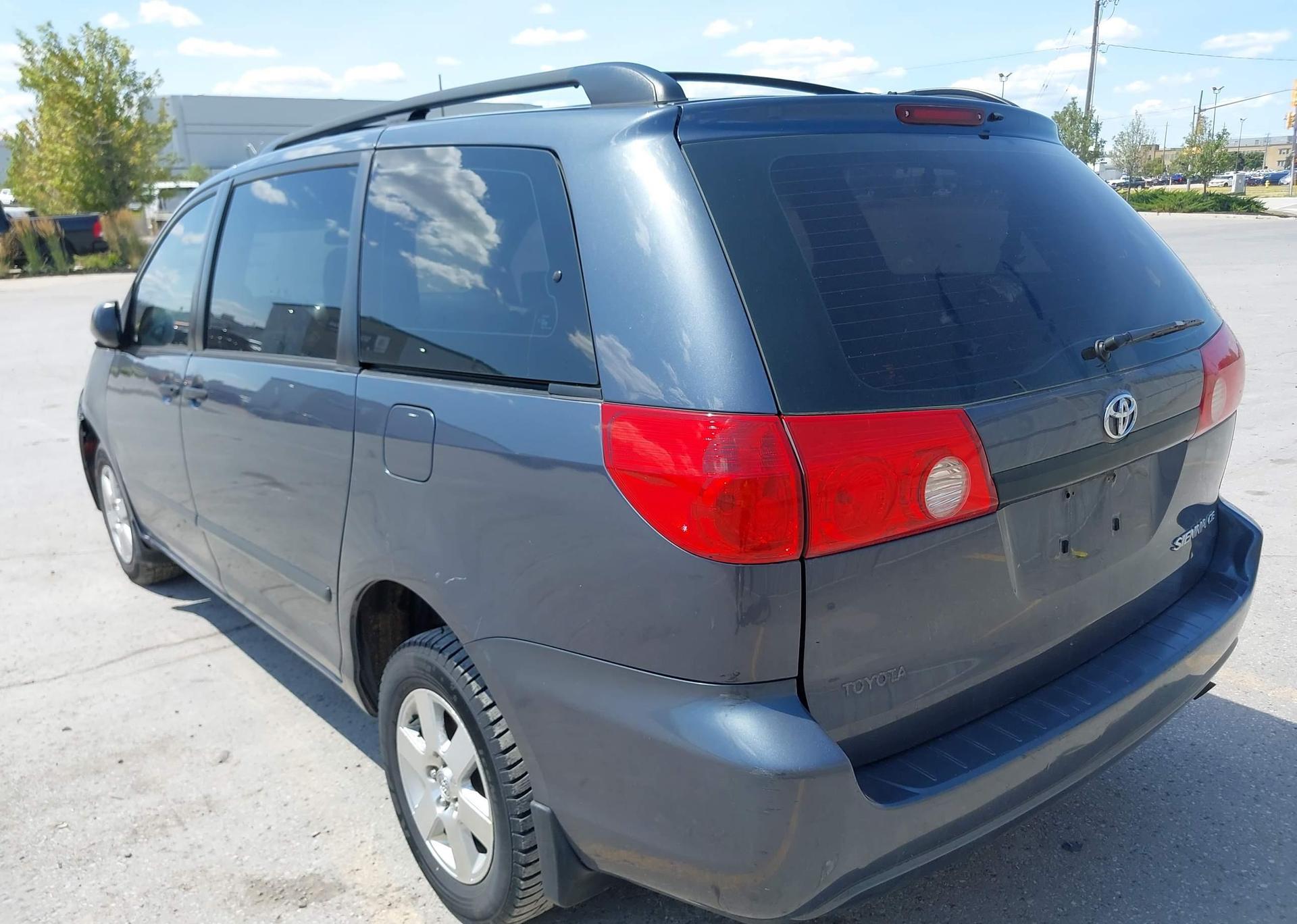 2006 TOYOTA SIENNA