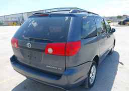 2006 TOYOTA SIENNA