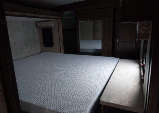 2018 FOREST RIVER CARDINAL 5TH WHEEL