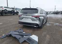 2022 TOYOTA SIENNA LE