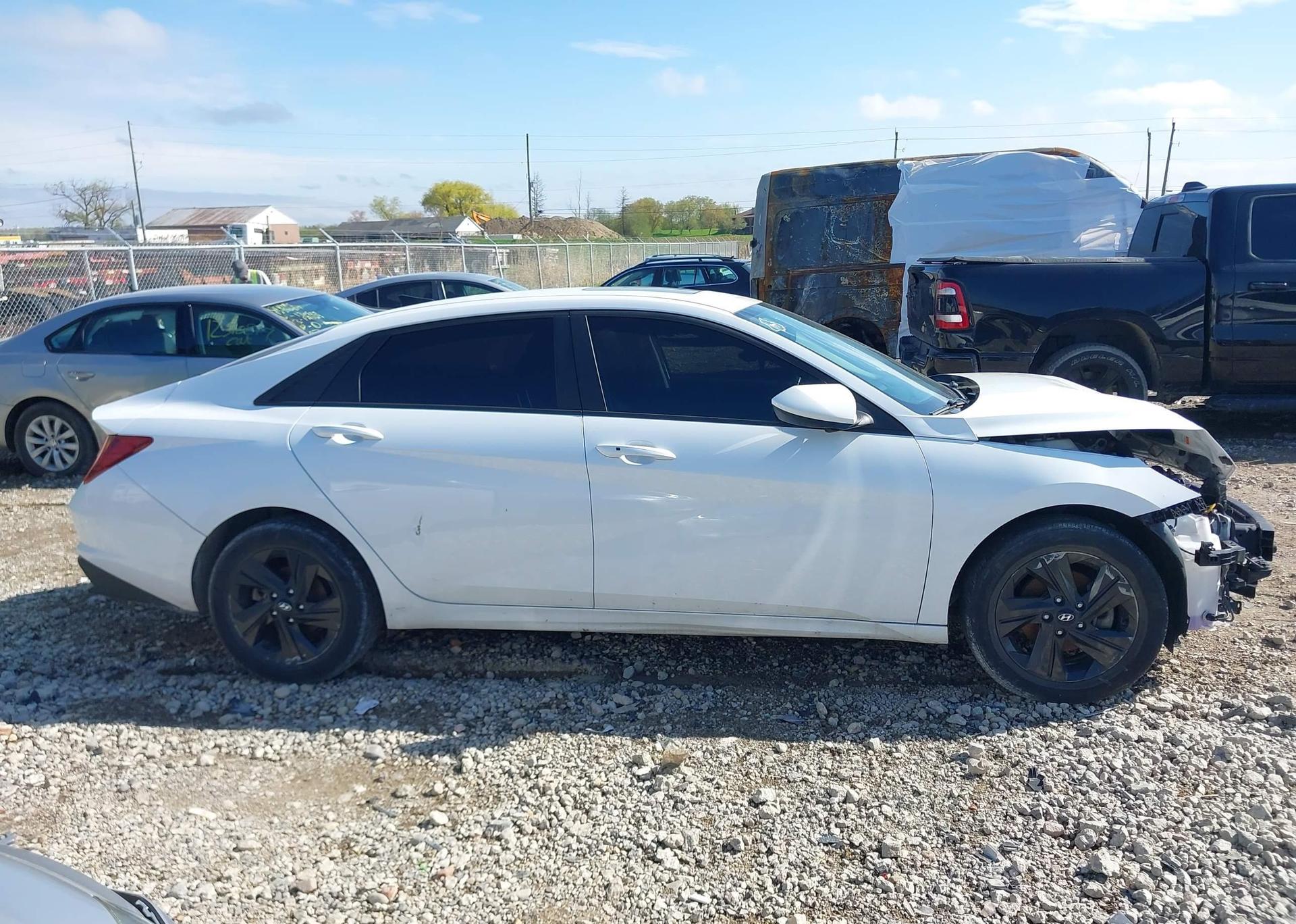 2022 HYUNDAI ELANTRA SEL