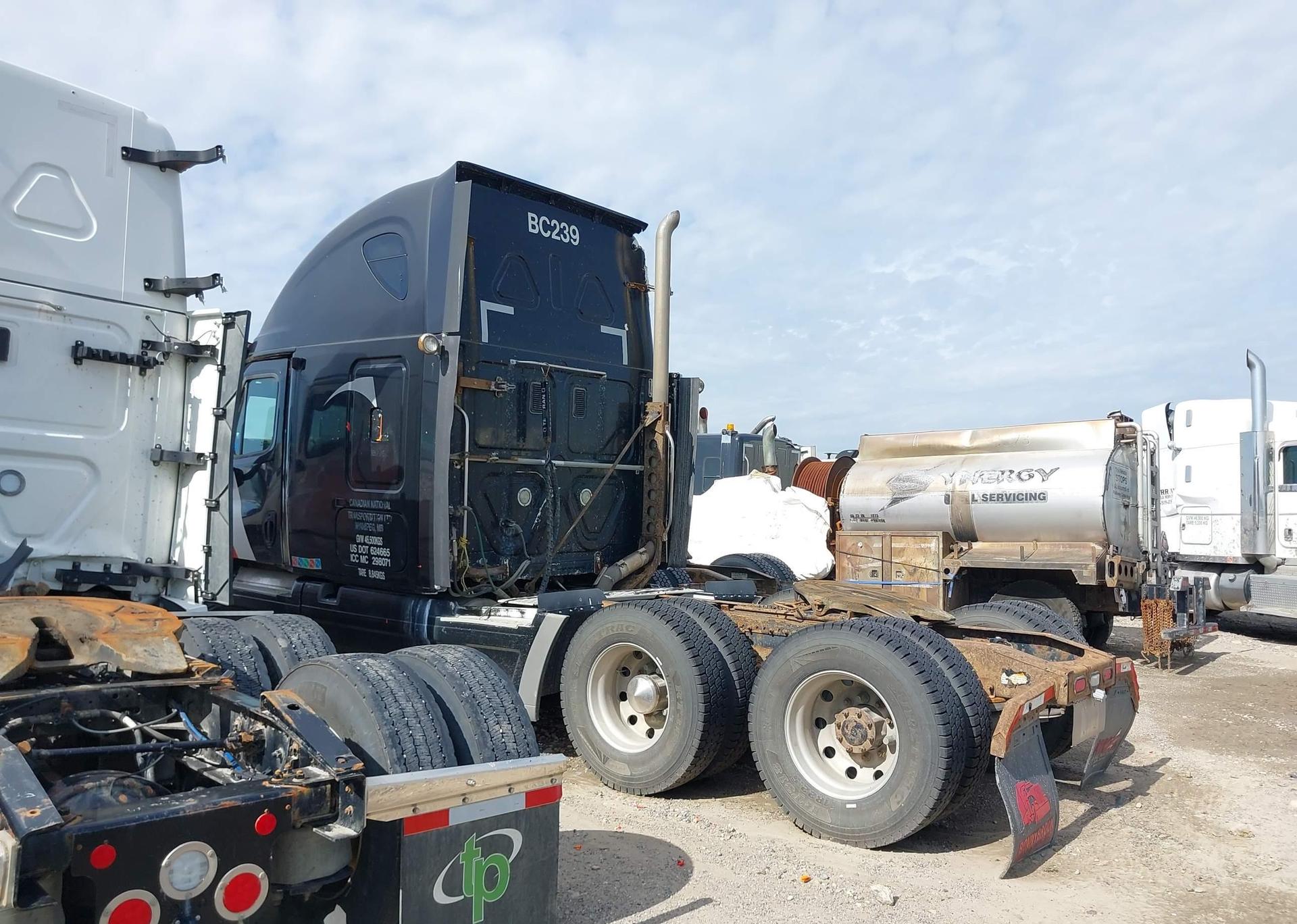 2013 FREIGHTLINER CASCADIA 125