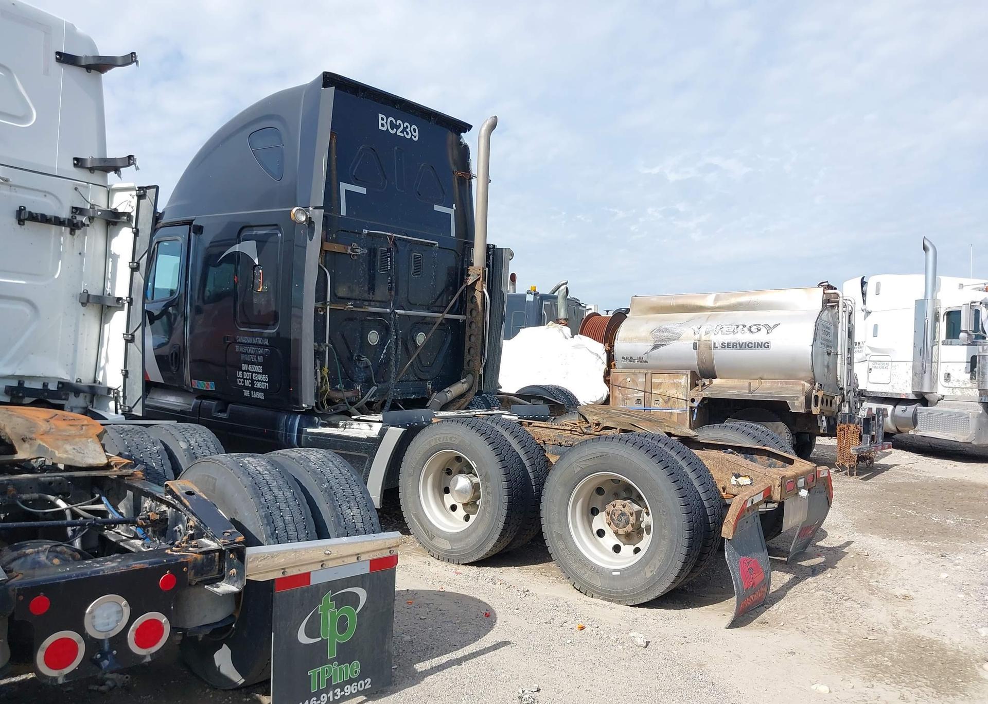 2013 FREIGHTLINER CASCADIA 125