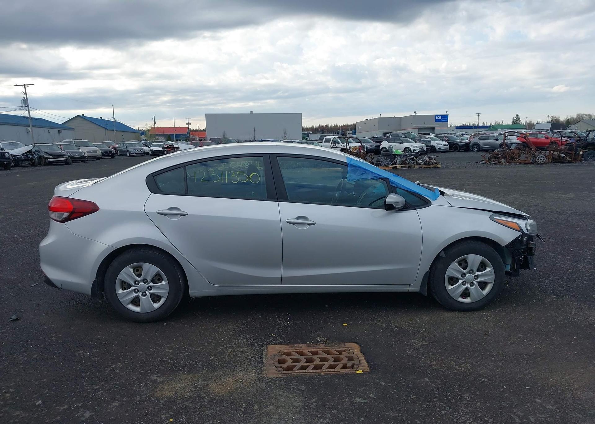 2017 KIA FORTE LX