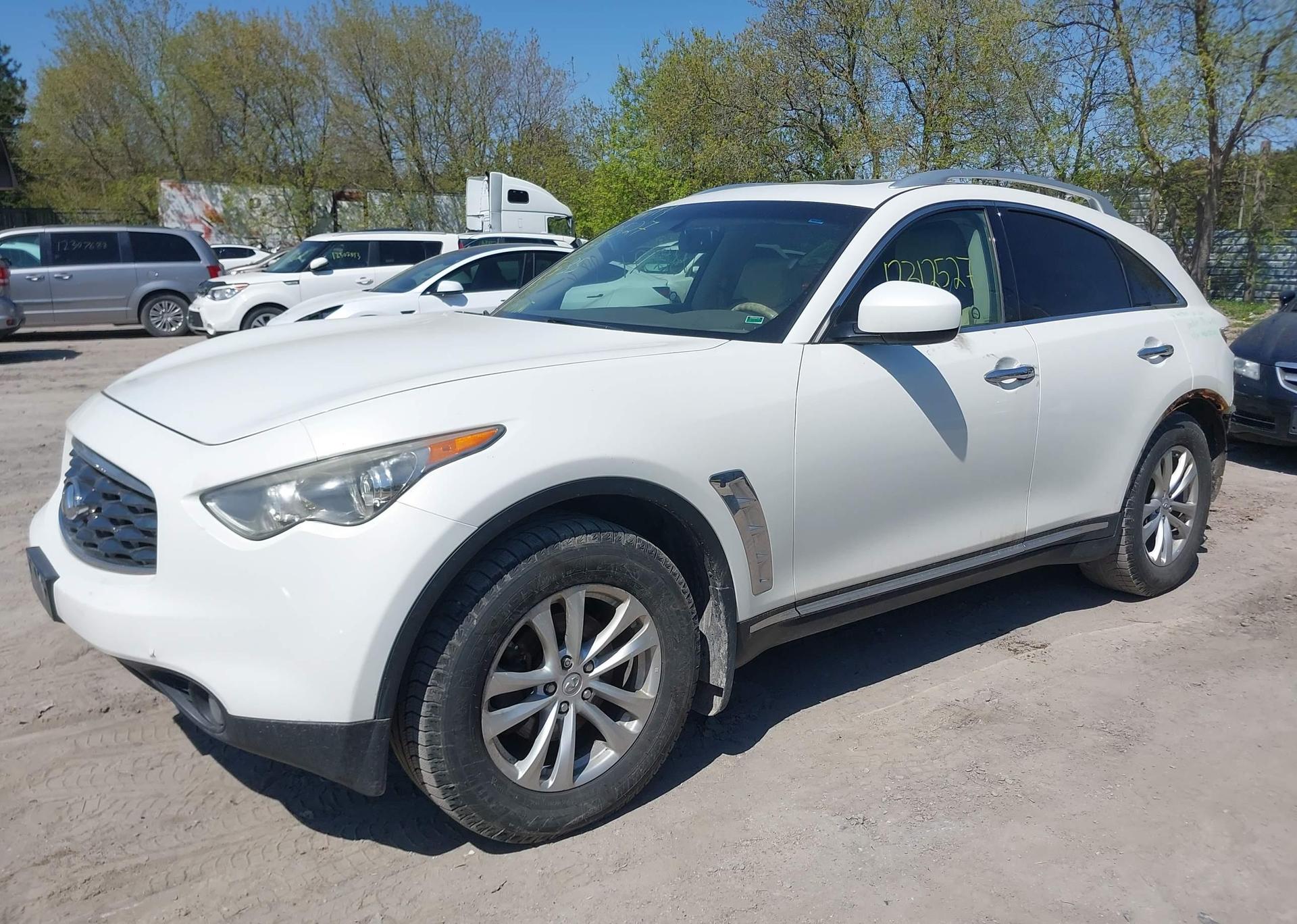 2011 INFINITI FX35