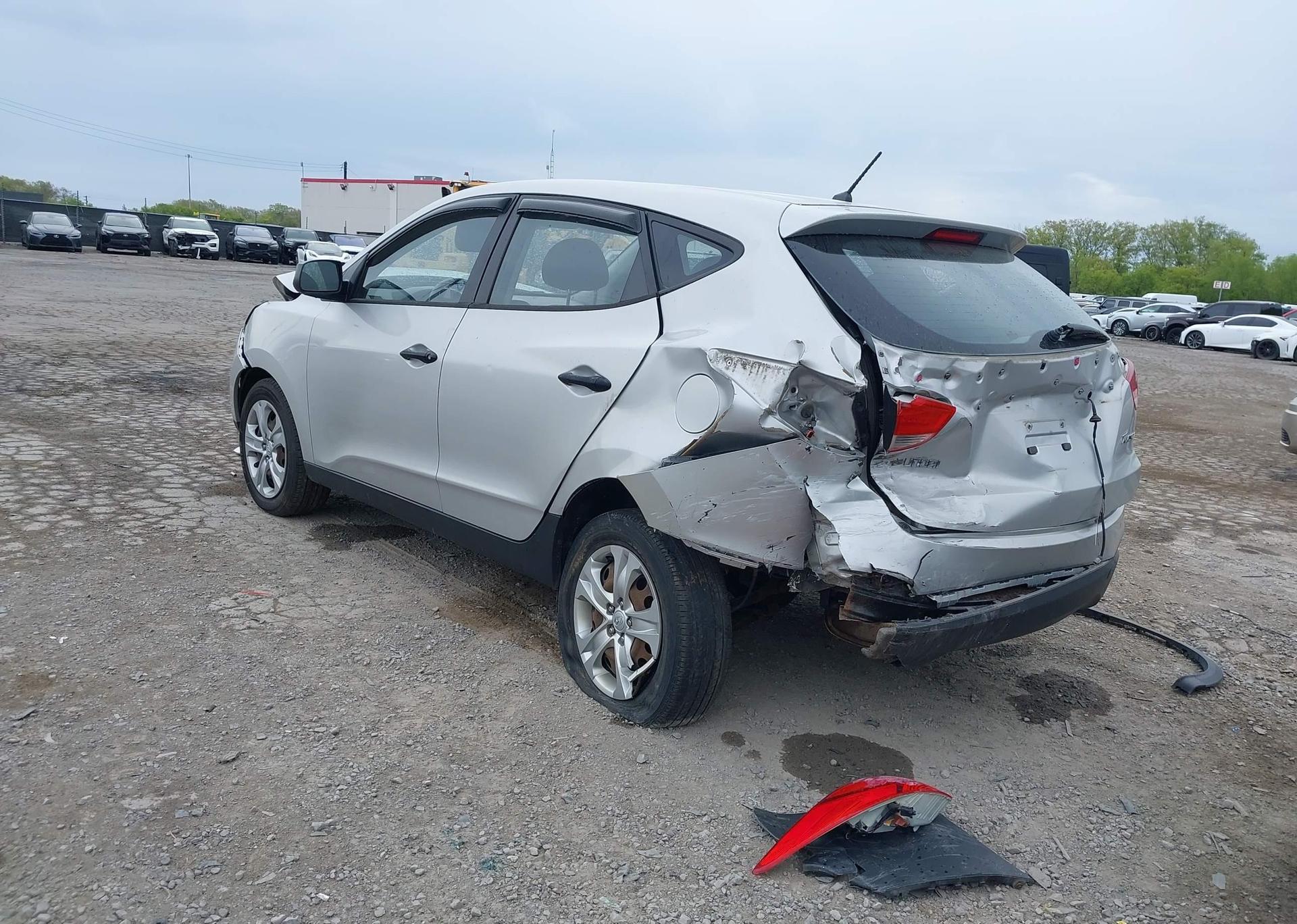 2011 HYUNDAI TUCSON GL
