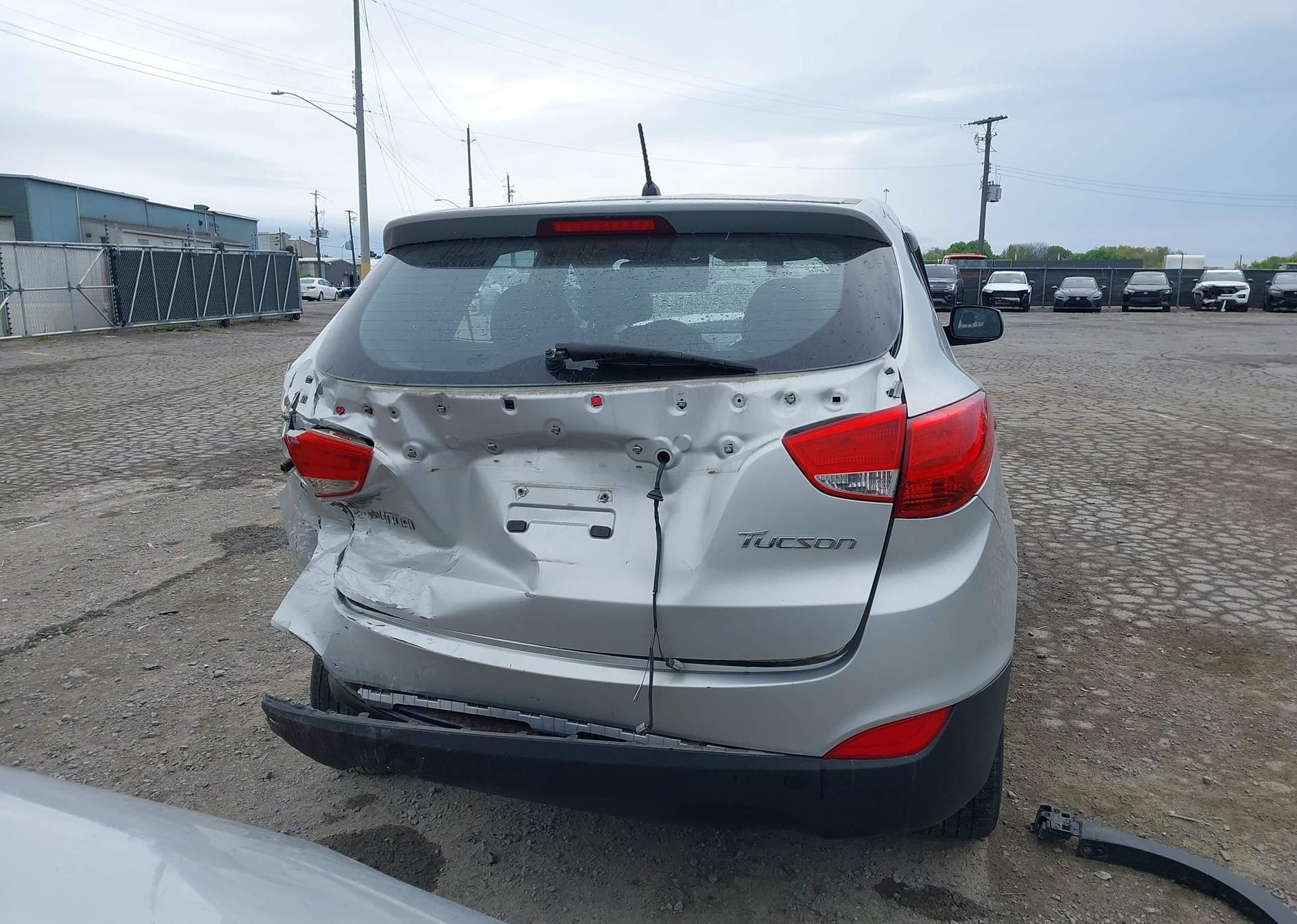 2011 HYUNDAI TUCSON GL
