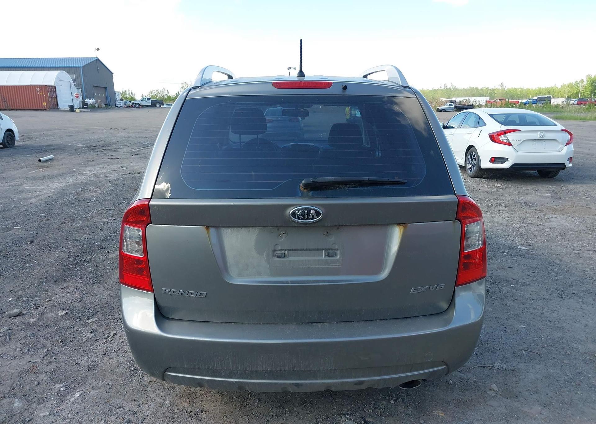2012 KIA RONDO