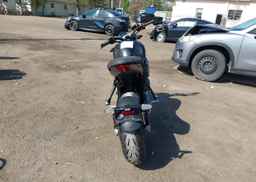 2022 TRIUMPH MOTORCYCLE TRIDENT 660