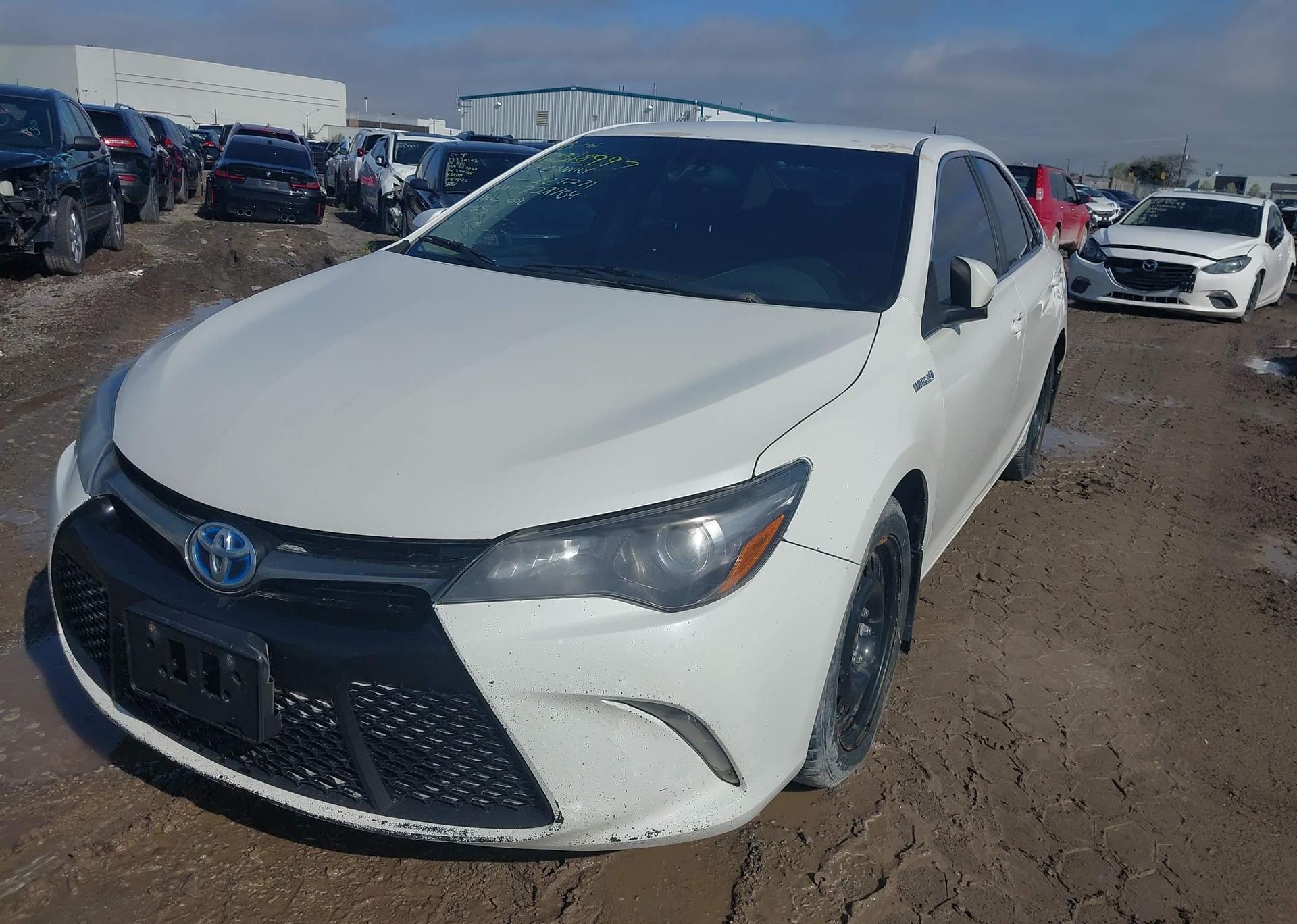 2017 TOYOTA CAMRY HYBRID SE