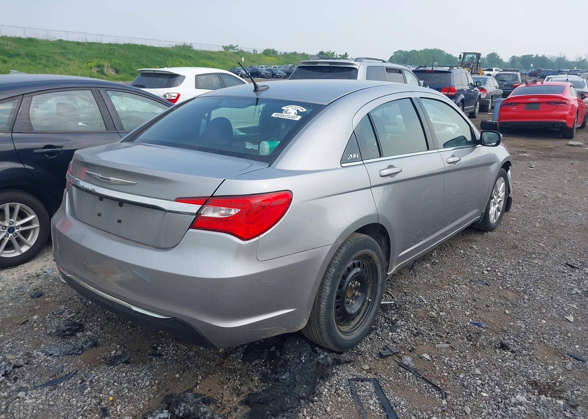 2013 CHRYSLER 200 LX