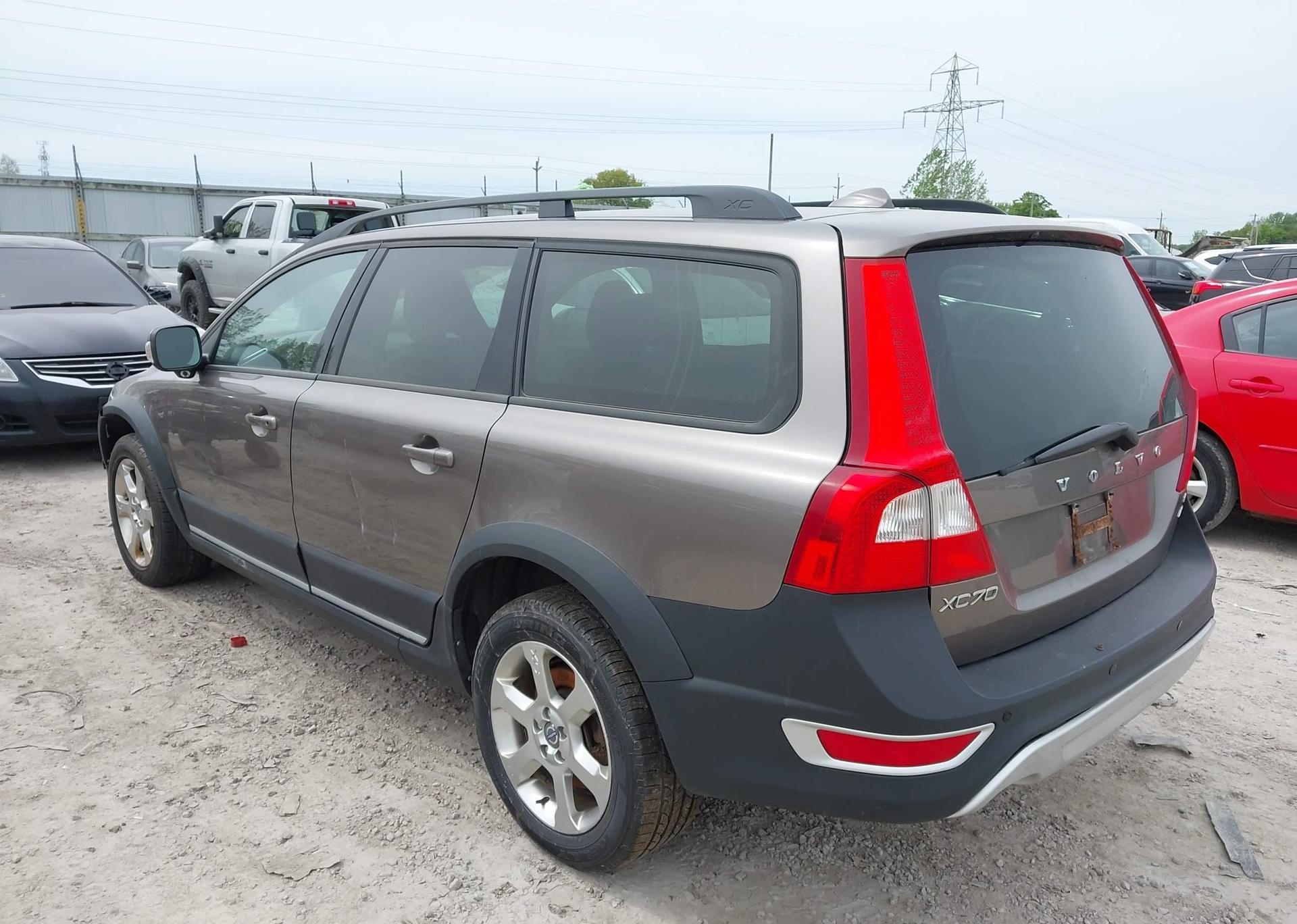 2010 VOLVO XC70 3.2