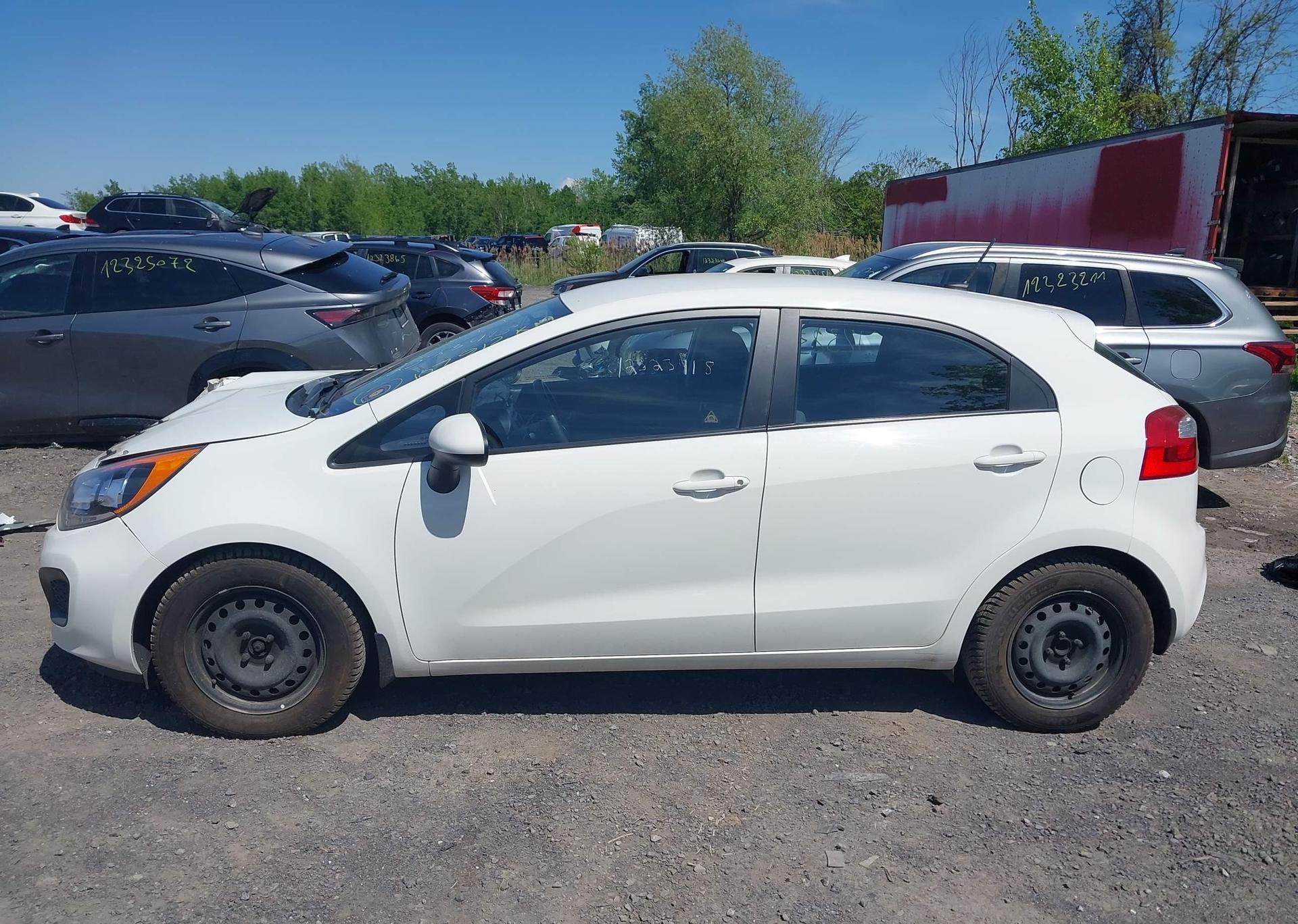 2015 KIA RIO LX