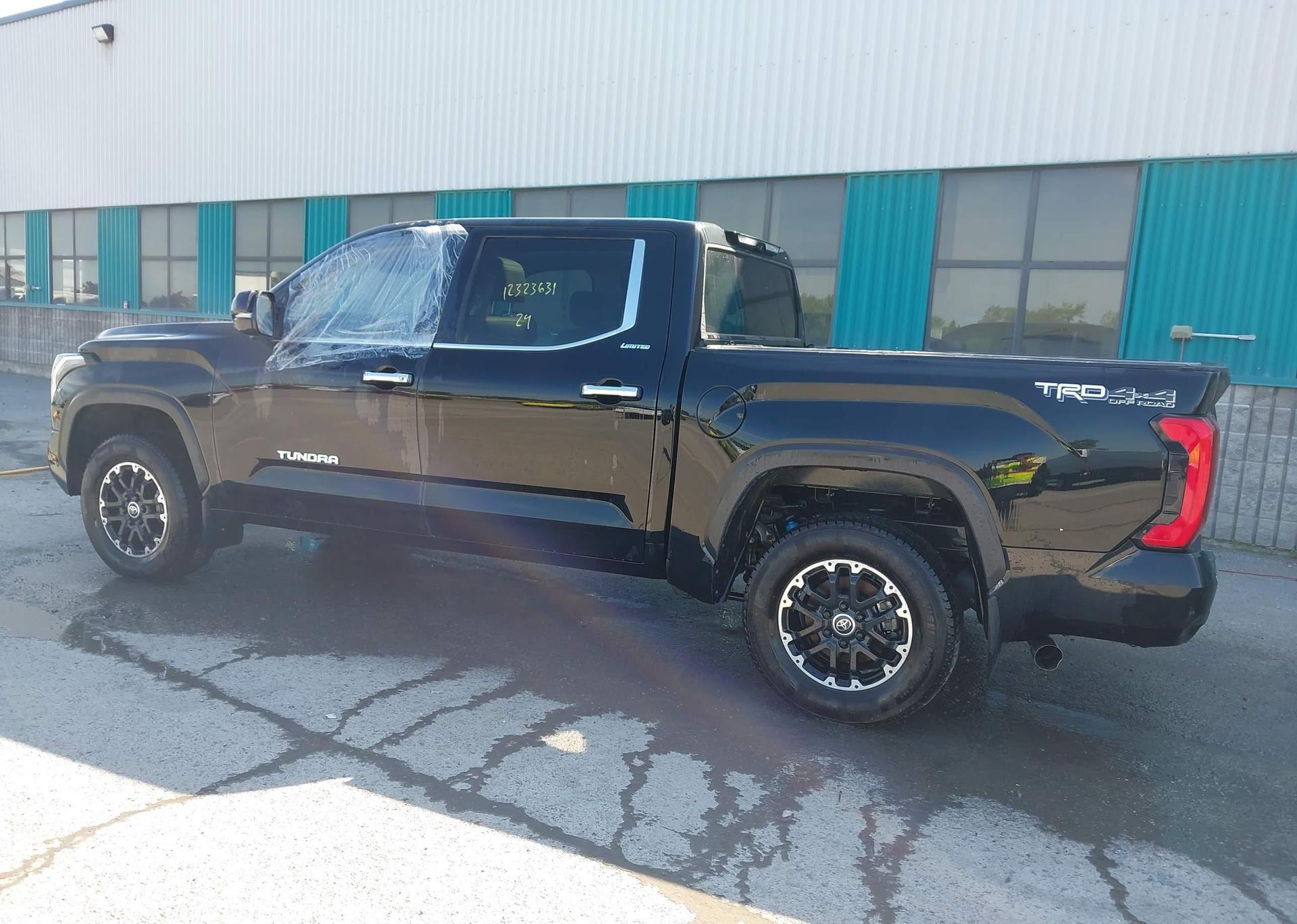 2024 TOYOTA TUNDRA CREWMAX LIMITED