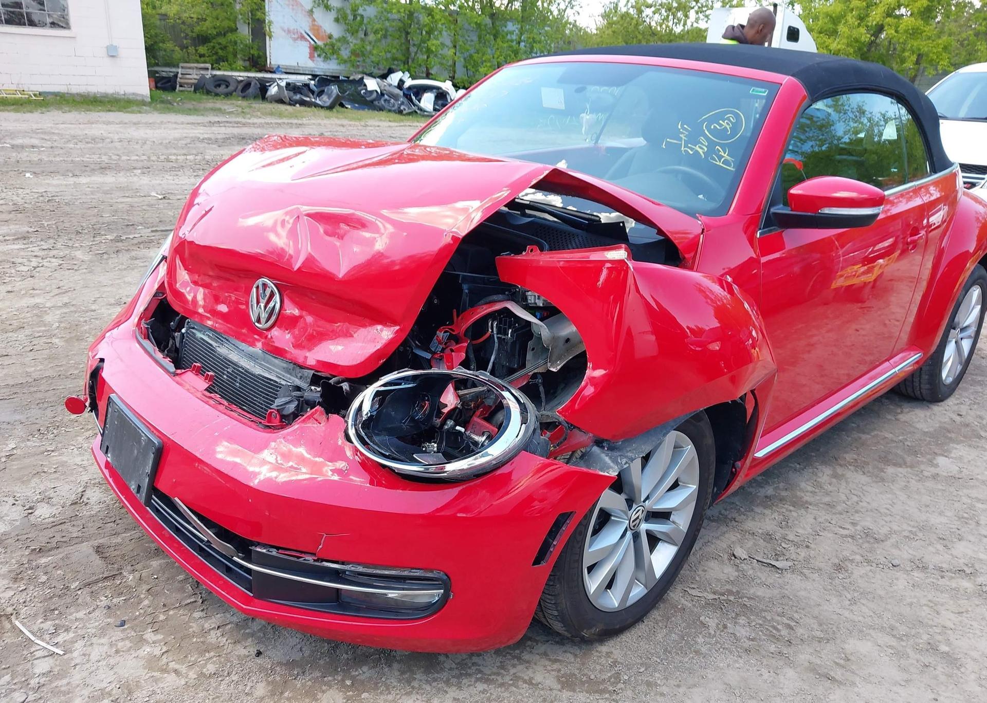2013 VOLKSWAGEN BEETLE