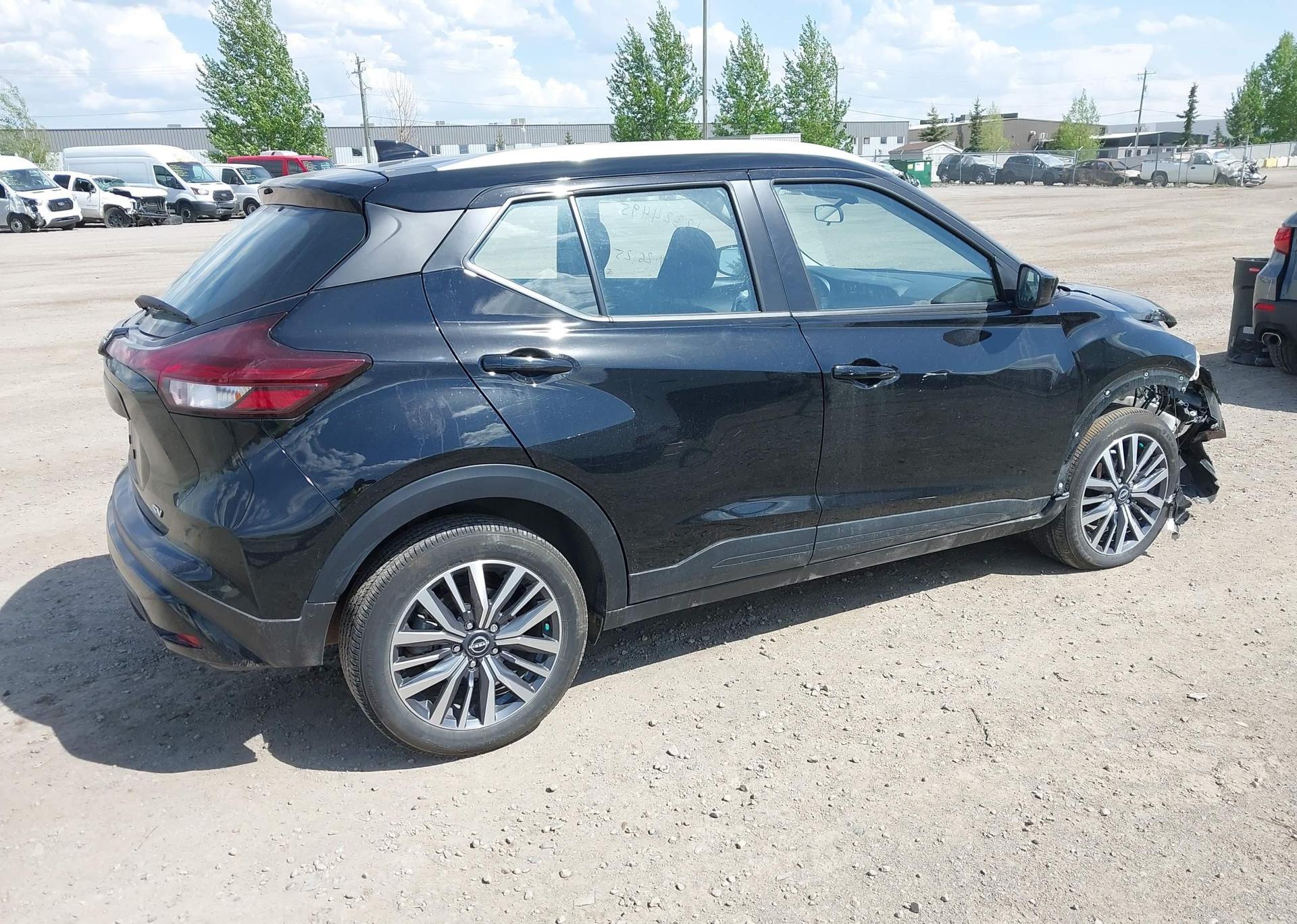 2022 NISSAN KICKS SV