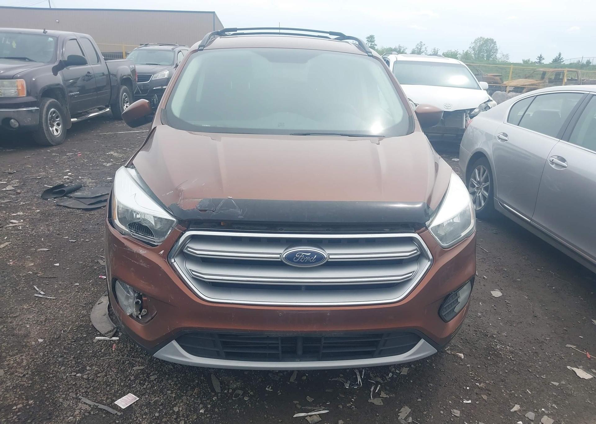 2017 FORD ESCAPE SE
