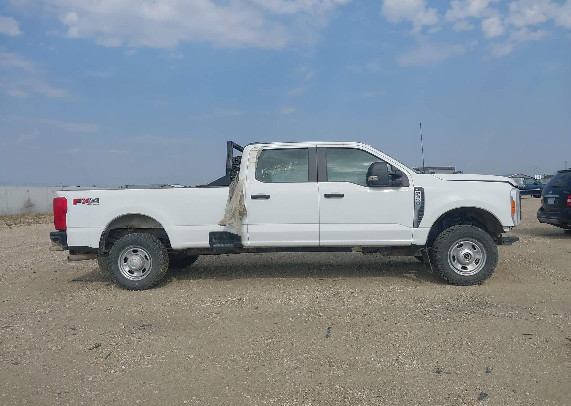 2023 FORD F-350 XL