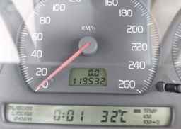 2004 VOLVO C70 HT
