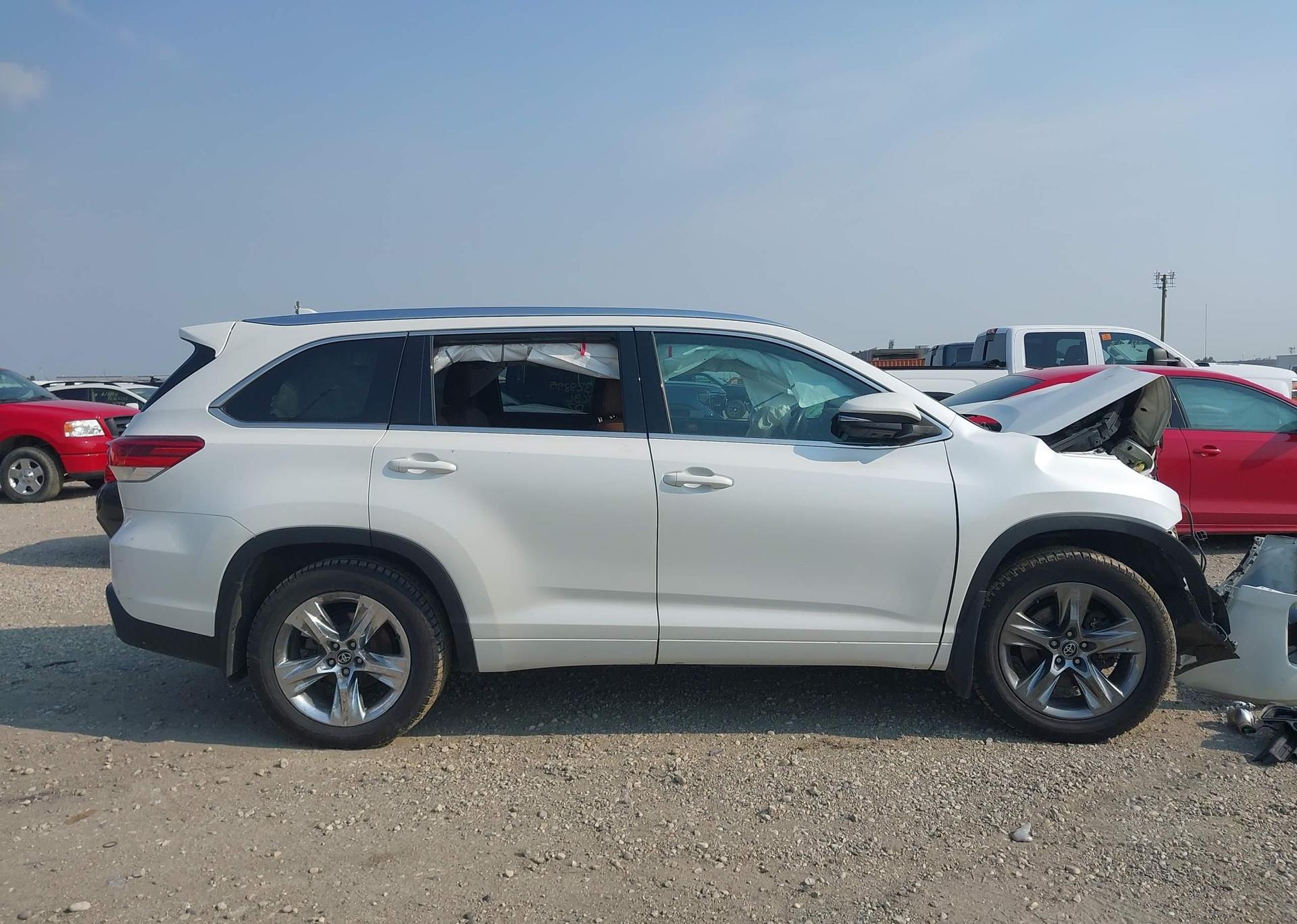 2019 TOYOTA HIGHLANDER LIMITED