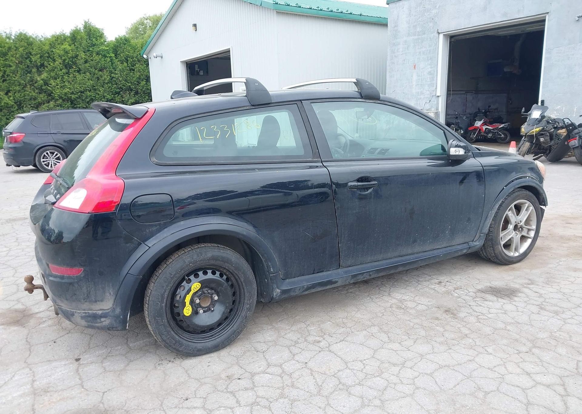 2011 VOLVO C30