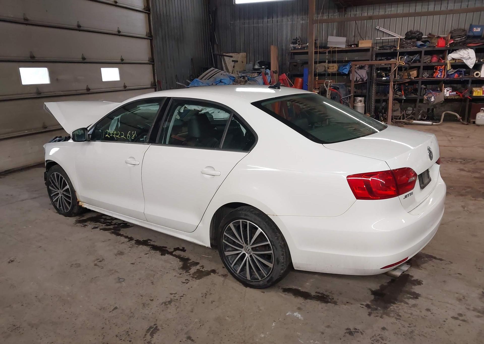 2013 VOLKSWAGEN JETTA