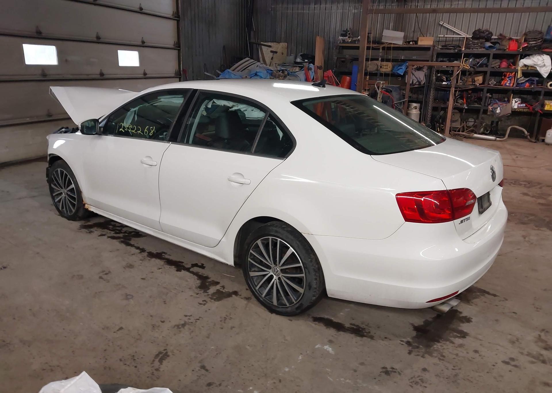 2013 VOLKSWAGEN JETTA