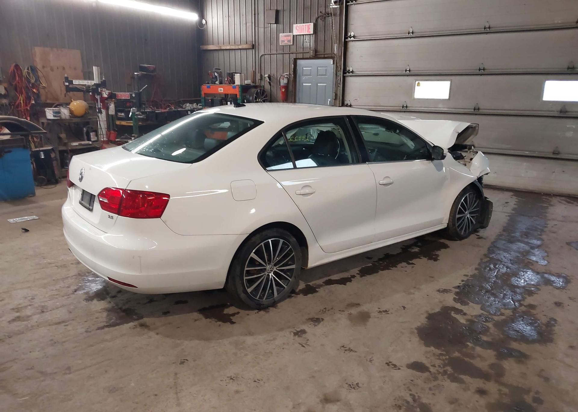 2013 VOLKSWAGEN JETTA
