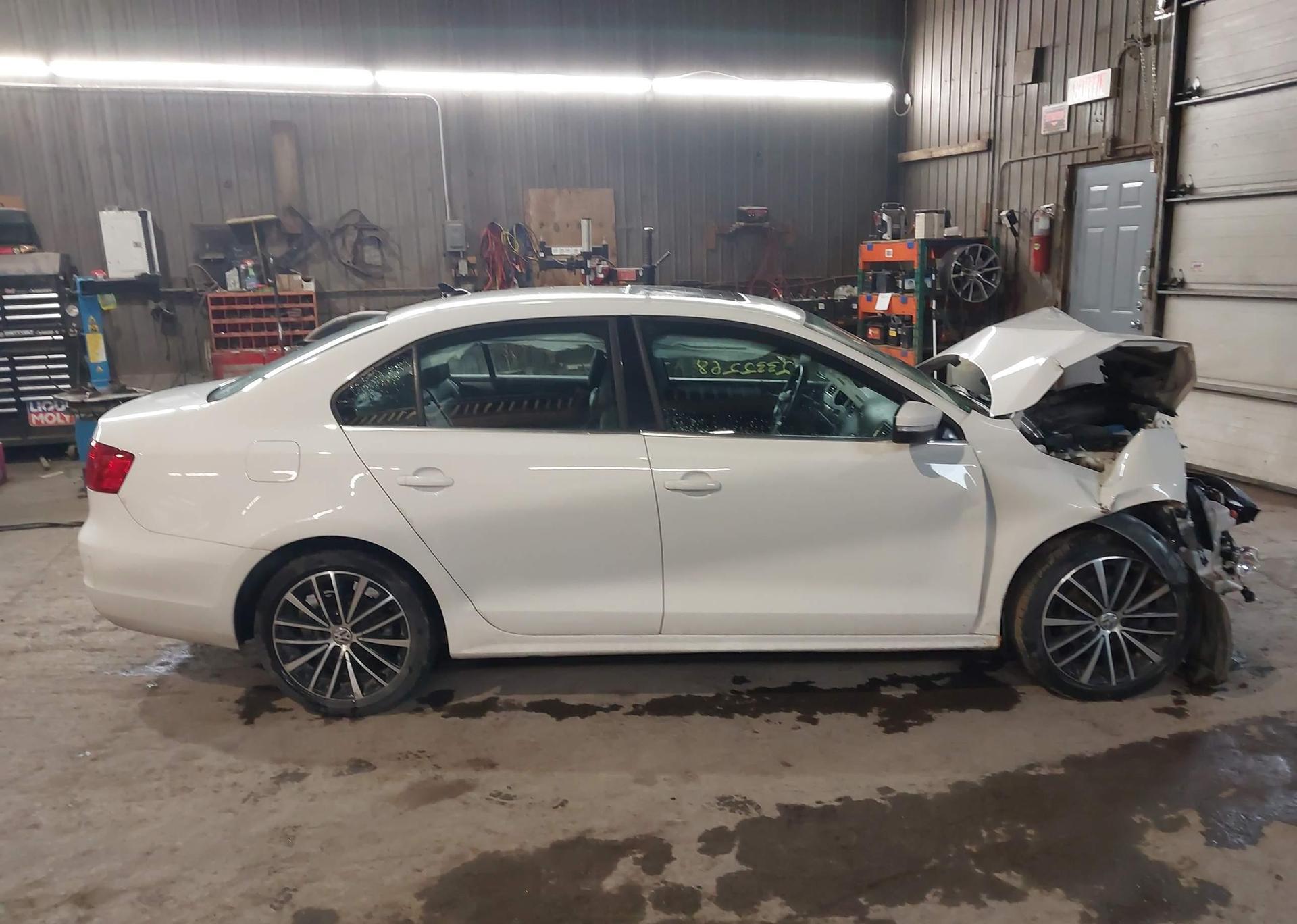 2013 VOLKSWAGEN JETTA