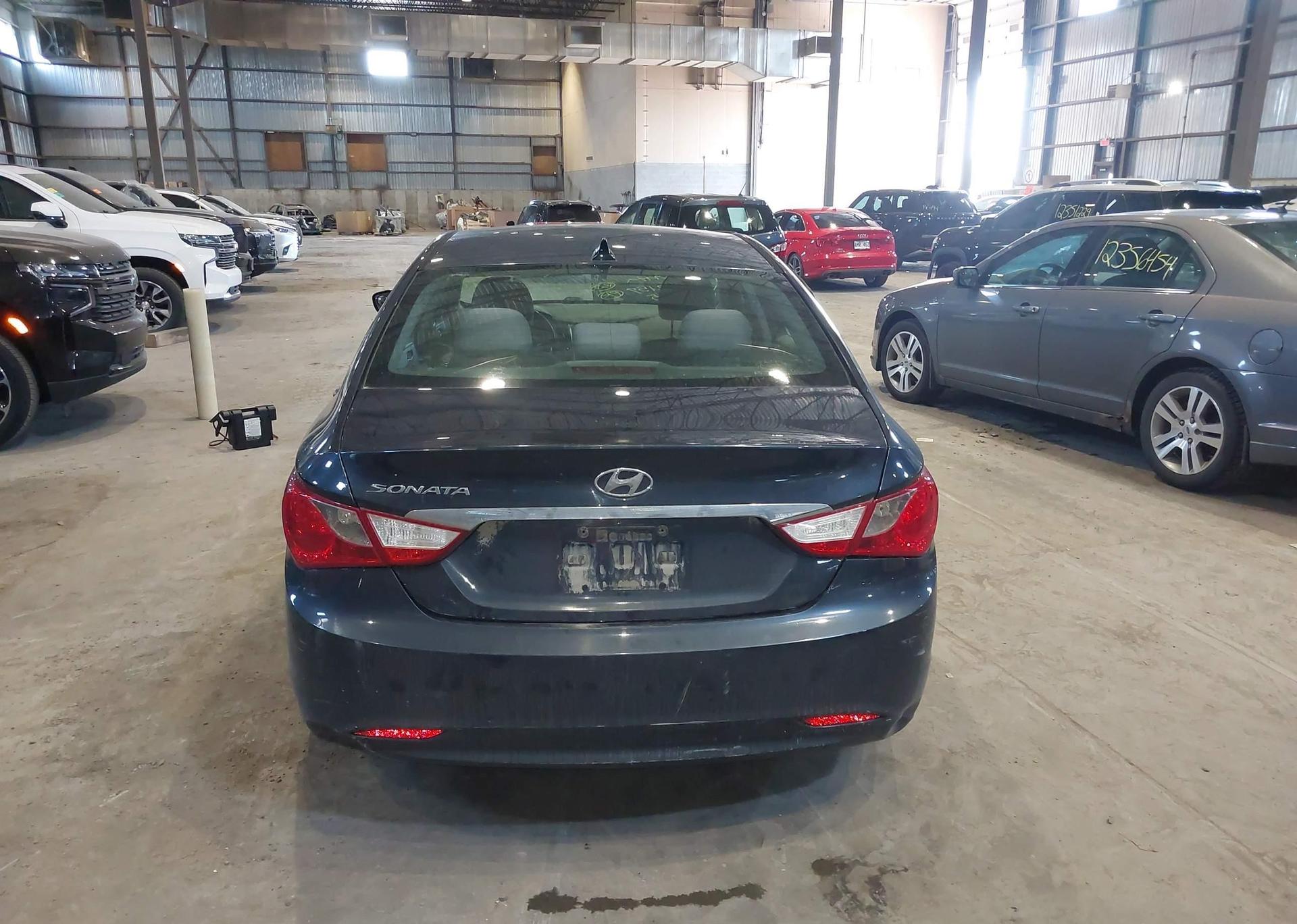 2013 HYUNDAI SONATA GLS