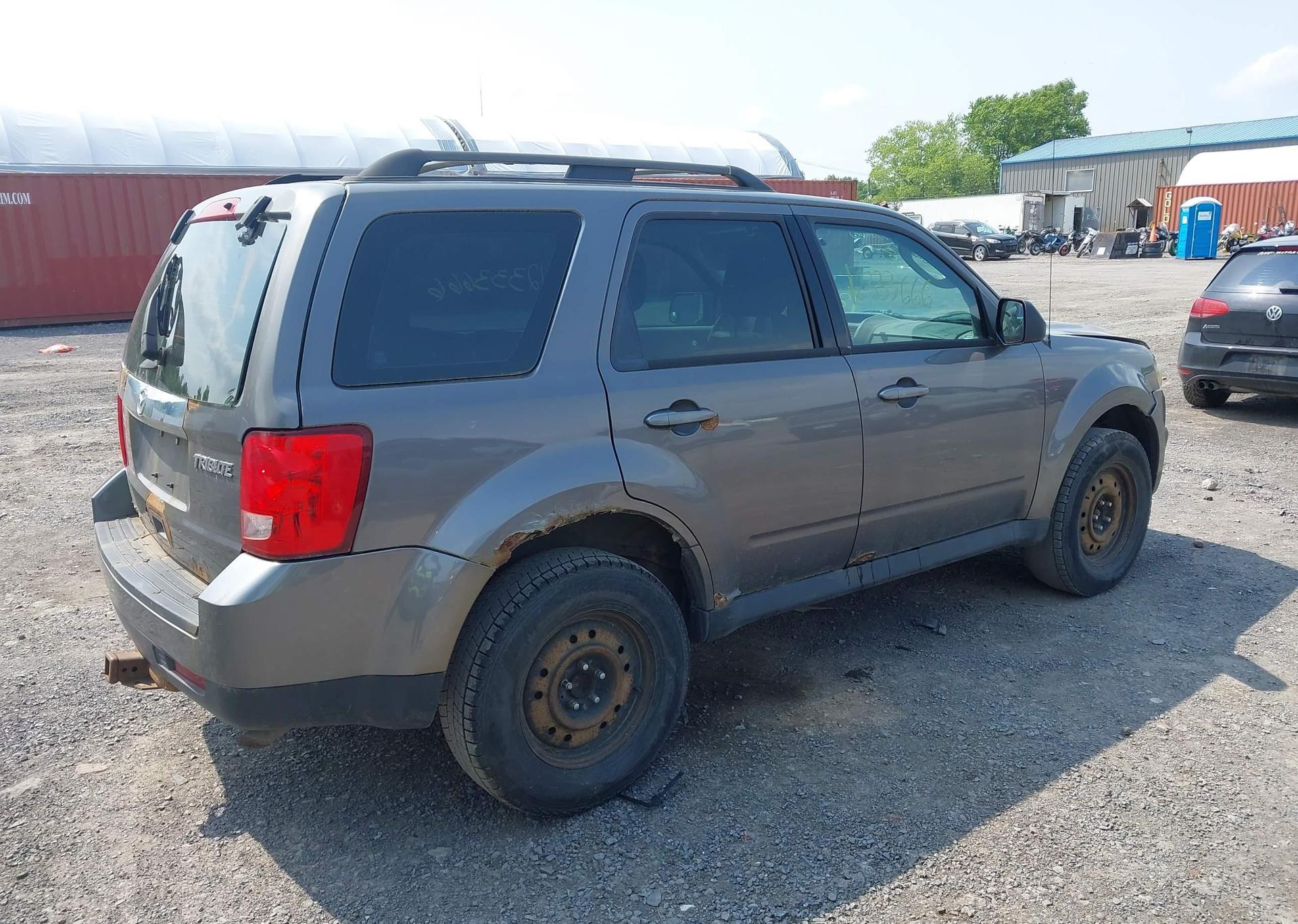 2011 MAZDA TRIBUTE I