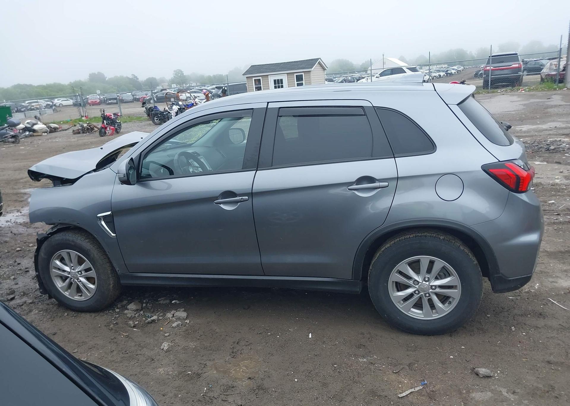 2023 MITSUBISHI RVR SE
