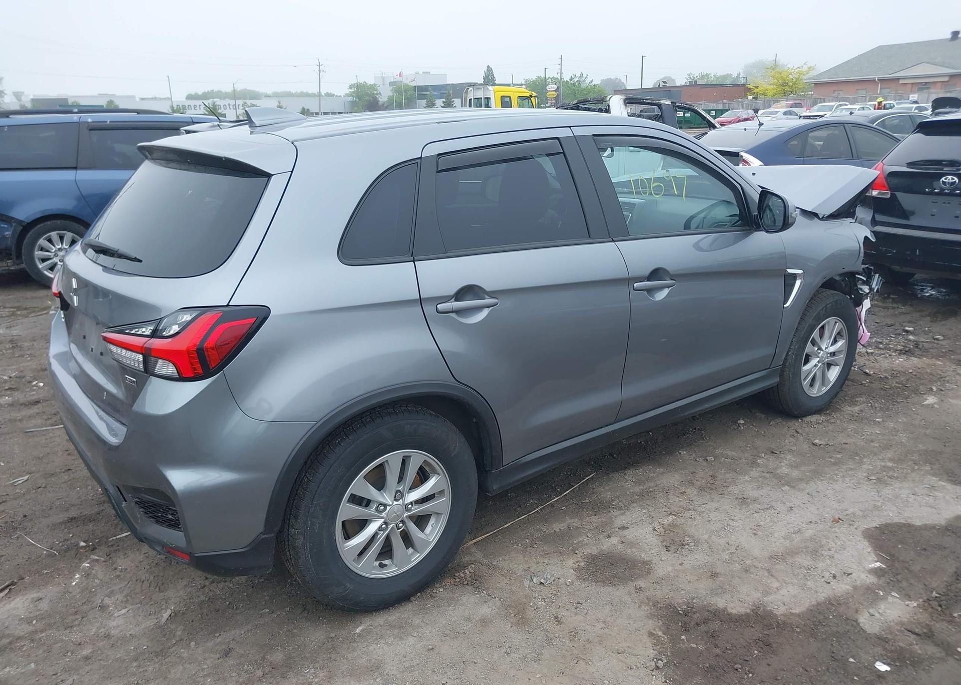 2023 MITSUBISHI RVR SE