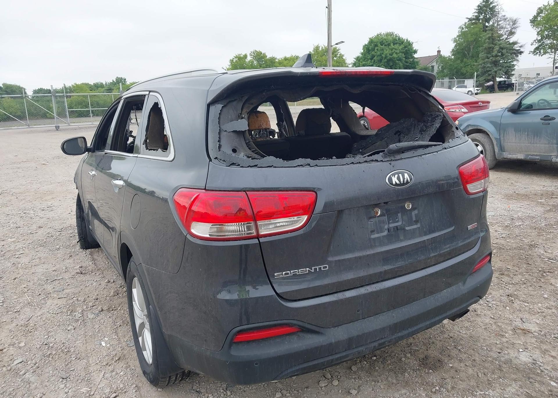2017 KIA SORENTO LX